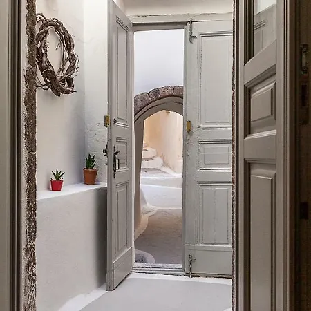Tousa's Bridal House Emporio (Santorini)