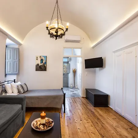 Tousa's Bridal House * Emporio (Santorini)