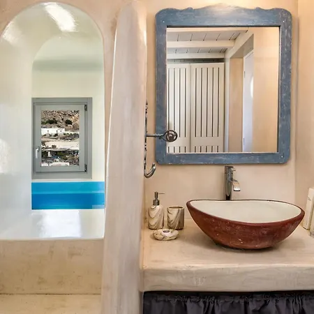 Tousa's Bridal House Emporio (Santorini)