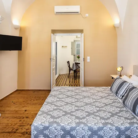 Tousa's Bridal House *