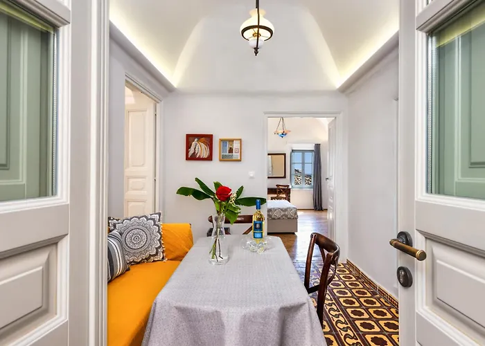 Tousa's Bridal House