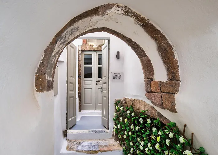 Semesterbostad Tousa's Bridal House Emporio (Santorini)