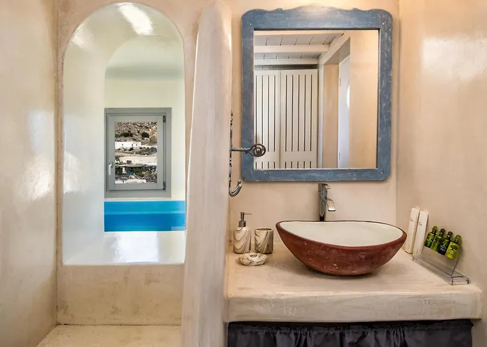 Tousa's Bridal House Emporio (Santorini)