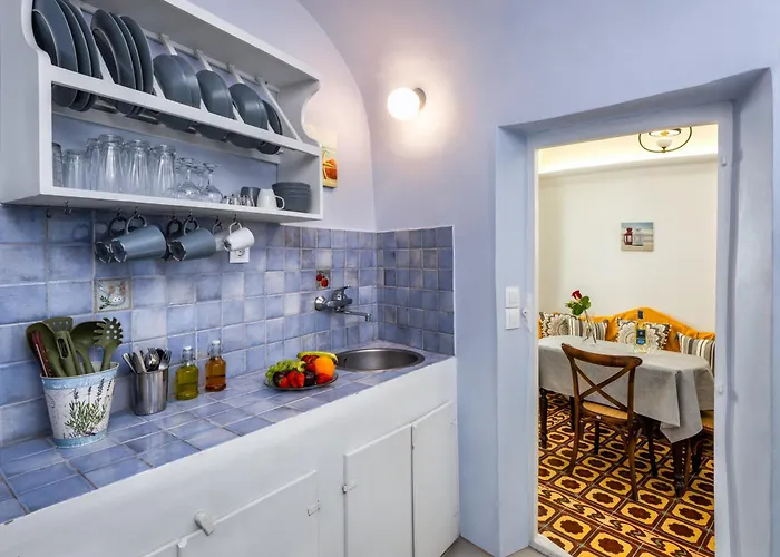 Semesterbostad Tousa's Bridal House Emporio (Santorini)